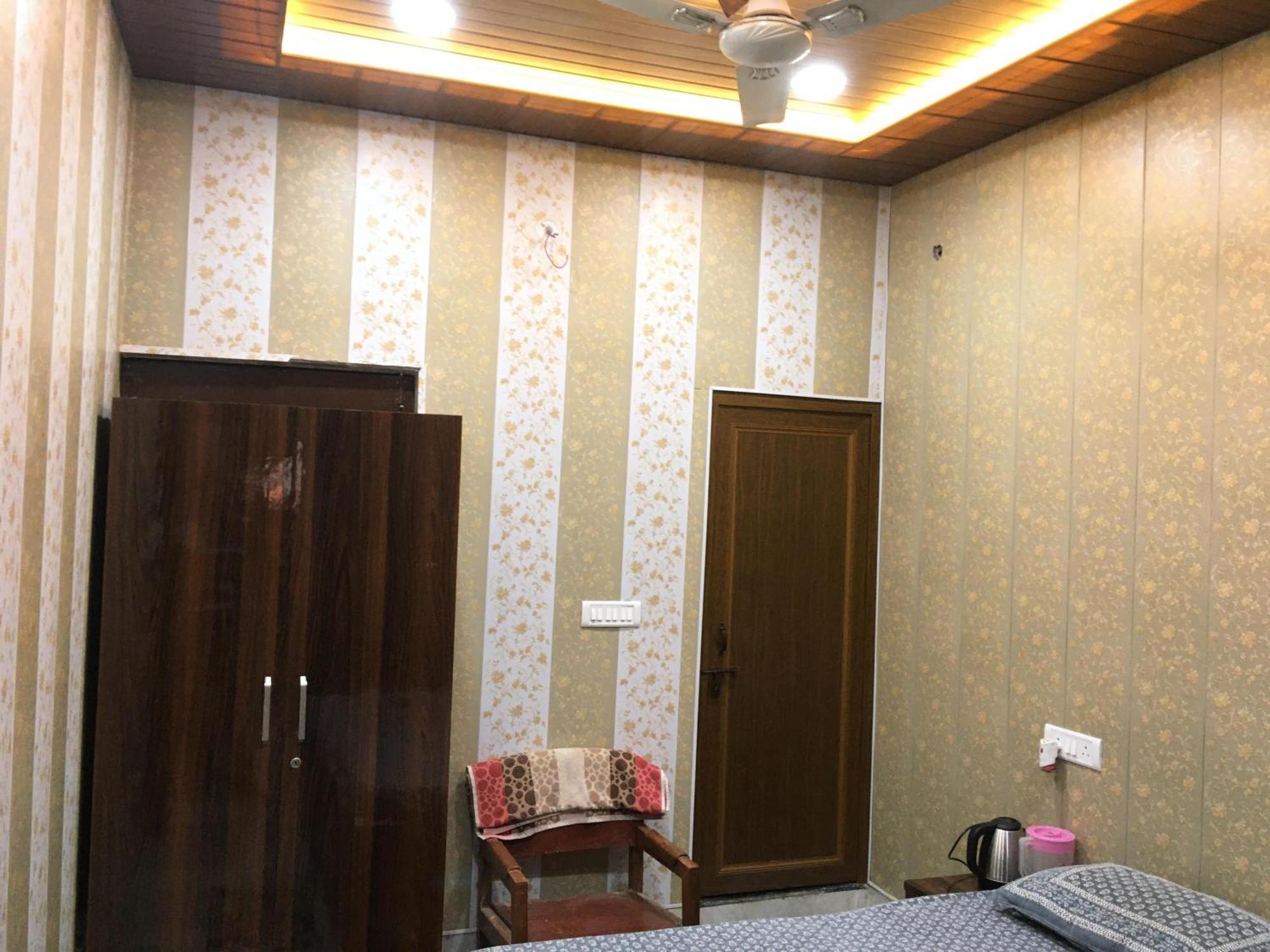 Hotel Raju Homestay Ayodhya 150 Meters From Shree Ram Janmbhoomi Temple 200 Meters From Ayodhya Dham Railway Station Exterior foto