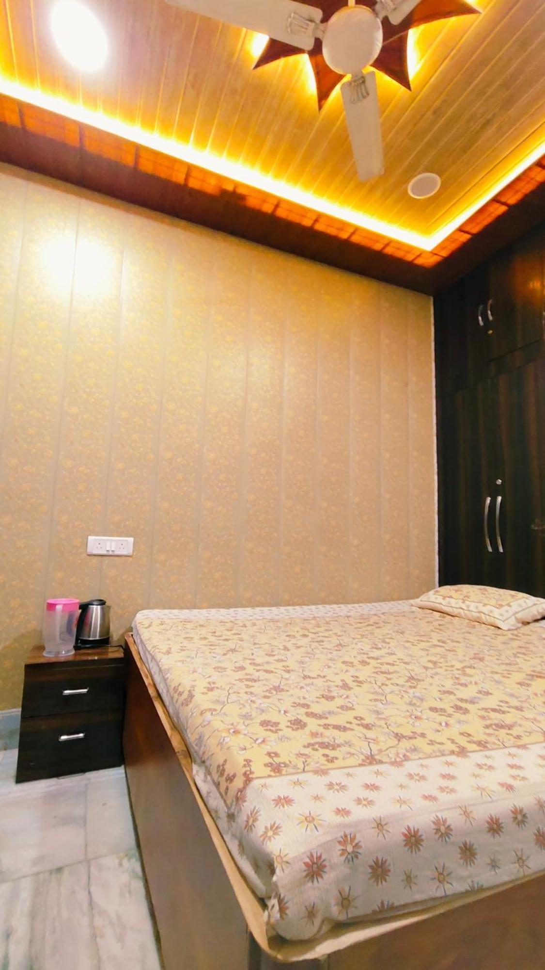 Hotel Raju Homestay Ayodhya 150 Meters From Shree Ram Janmbhoomi Temple 200 Meters From Ayodhya Dham Railway Station Exterior foto
