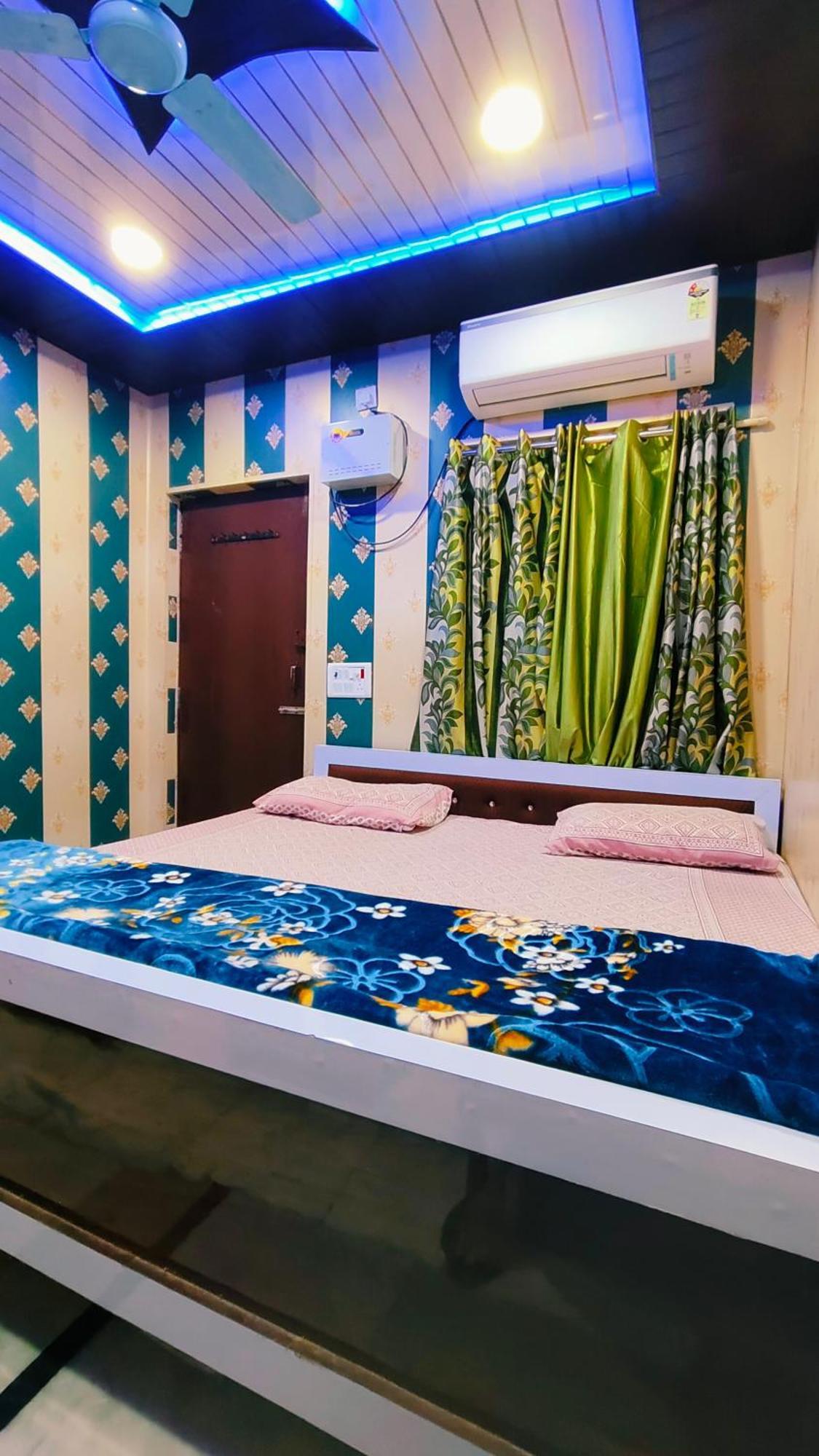 Hotel Raju Homestay Ayodhya 150 Meters From Shree Ram Janmbhoomi Temple 200 Meters From Ayodhya Dham Railway Station Exterior foto